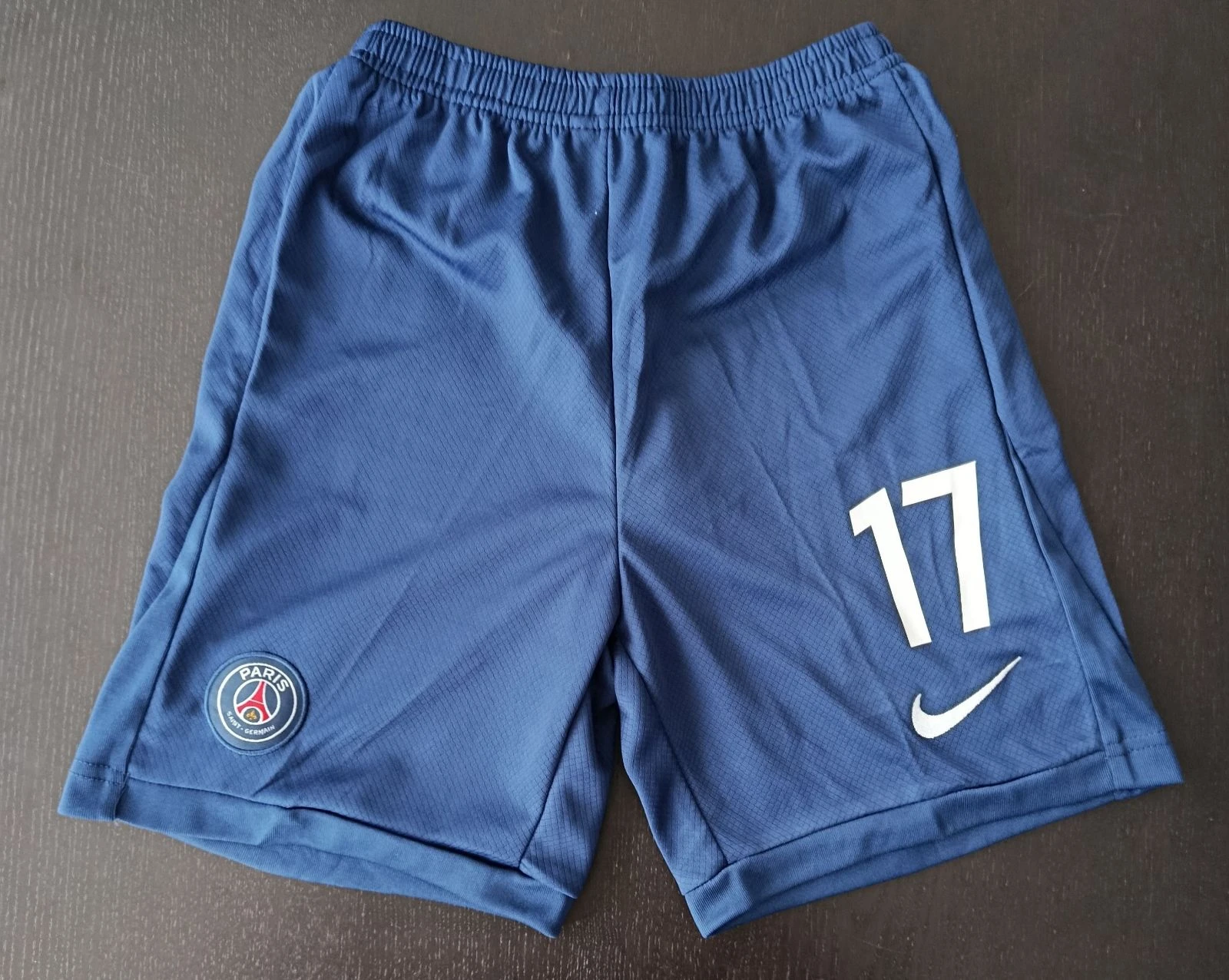Calções de criança do PSG, tamanho 12/13 anos, com o número 17